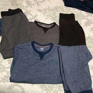 2 Boys 10/12 sweatsuits Black/Blue